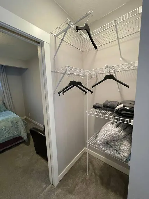 Comfortable And Beautiful Brand-New Suite Bsmt-Two Bedroom, Two Washrooms YYC
